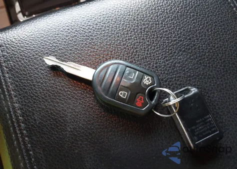 2014 Ford Expedition Limited z USA, uszkodzony, nr VIN 1FMJU2A53EEF38633